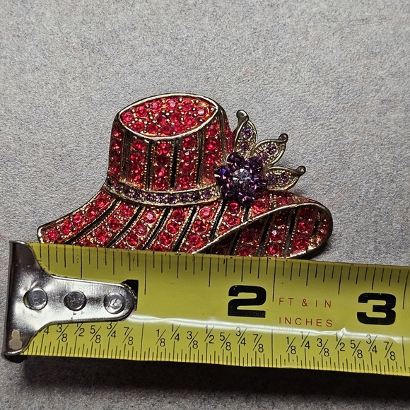 Vintage Red Hat Brooch Rhinestone Ref Purple Pin - Picture 5 of 6